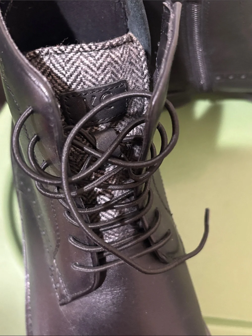 Kenneth Cole Black Leather Chukka Lace-Up Boots